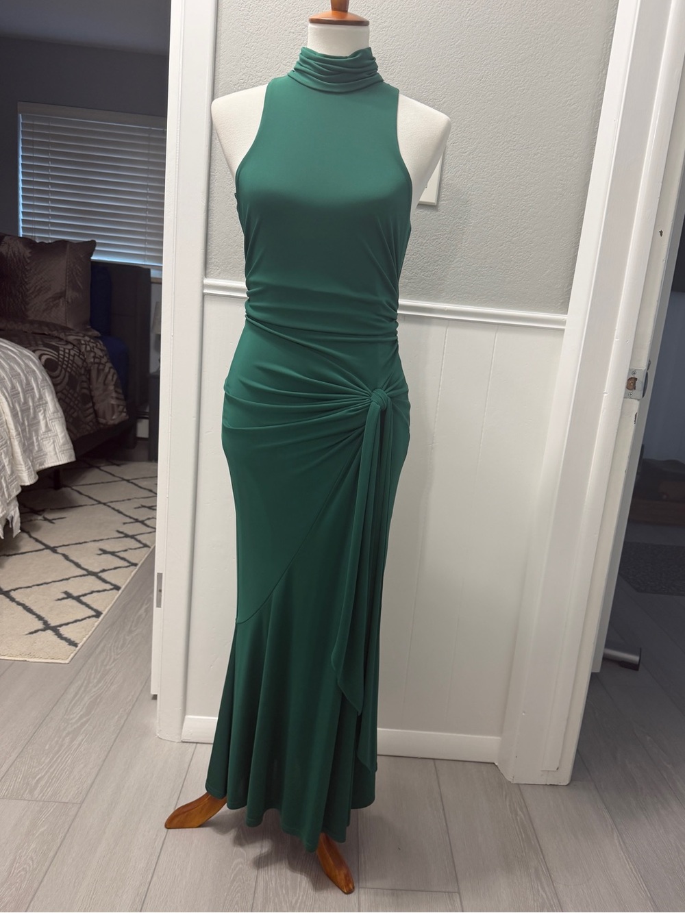 NWOT cinq a sept Emerald Green Rori Halter Midi Dress with Side Knot Size 6